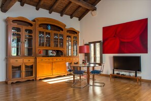 Appartement supérieur | Repas dans la chambre