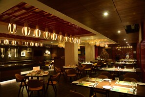 Food and drink - Lemon Tree Hotel Siliguri (Jalpaiguri)