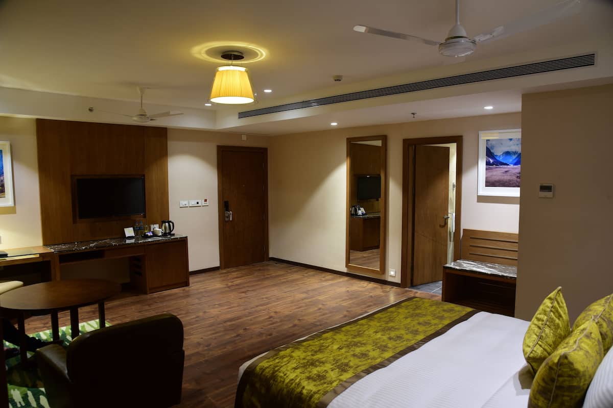 1 bedroom, minibar, in-room safe, desk