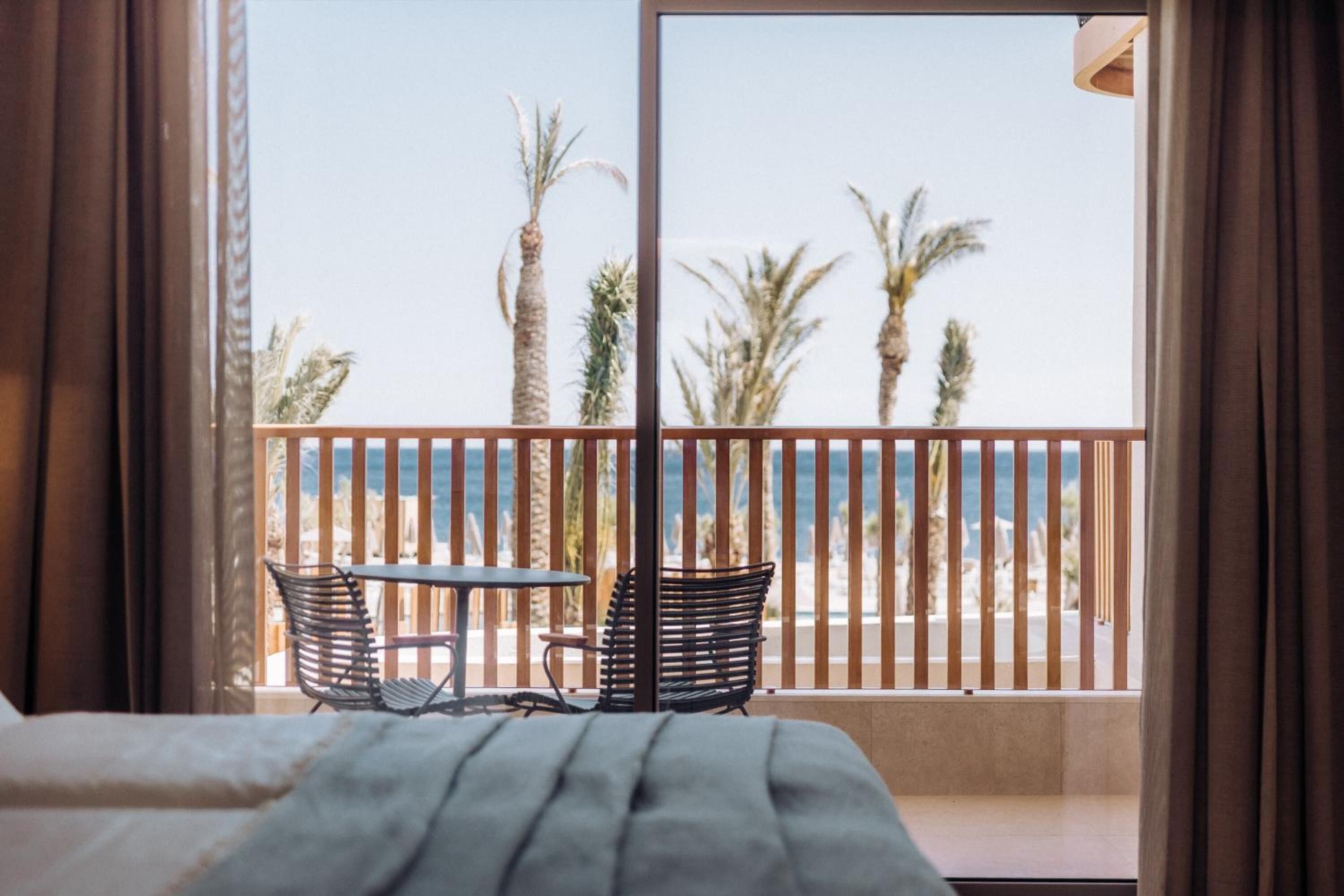 1 bedroom, premium bedding, down comforters, in-room safe