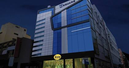 Itsy Hotels N Square