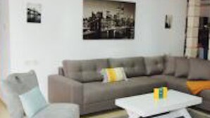 Deluxe Apartment | Living room - Sweethome26 - EILAT Apt with Jaccuzzi (Eilat)