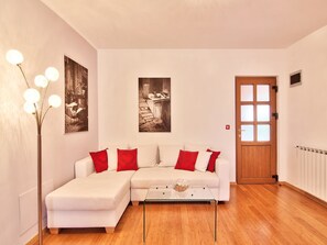 Apartment, 1 King Bed with Sofa bed | Living room | Flat-screen TV - Apartments Cvek (Rovinj)