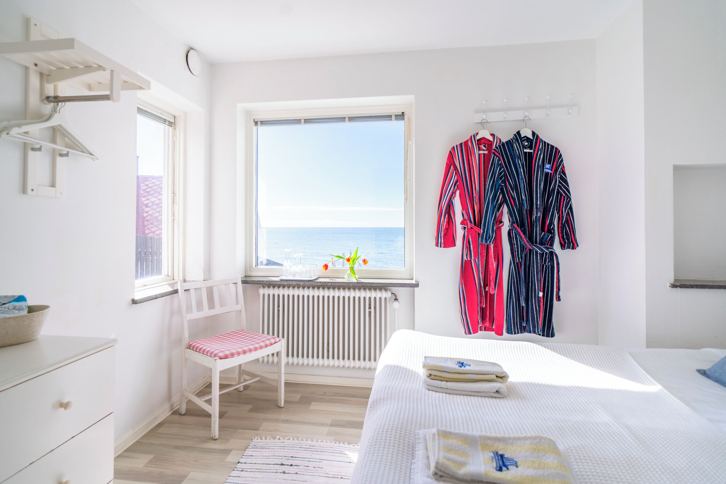 Kahden hengen huone, jaettu kylpyhuone | Yksilöllisesti sisustettu, yksilöllisesti kalustettu