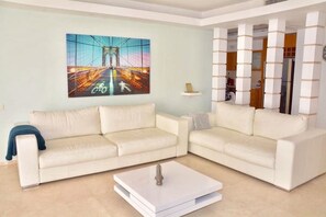 Dining - Sweethome26 - Luxury Apartment Eilat (Eilat)