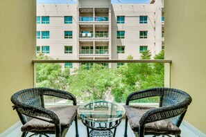 Balcony view - 1 Bedroom Apartment Greens (Dubai)