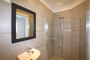 Apartment, Beach View | Bathroom | Shower, towels - Sweethome26 - New Beautiful Apt Eilat (Eilat)