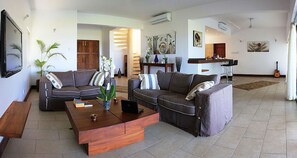 Presidential Villa, 3 Bedrooms, Kitchenette, Sea View | Living room