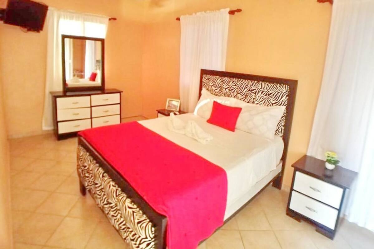 Exclusive Apartment, 1 Bedroom, Kitchen, Ocean View | 1 bedroom, Frette Italian sheets, premium bedding, pillow-top beds