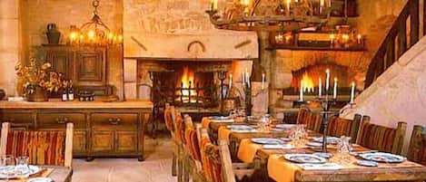 Lunch and dinner served, local cuisine