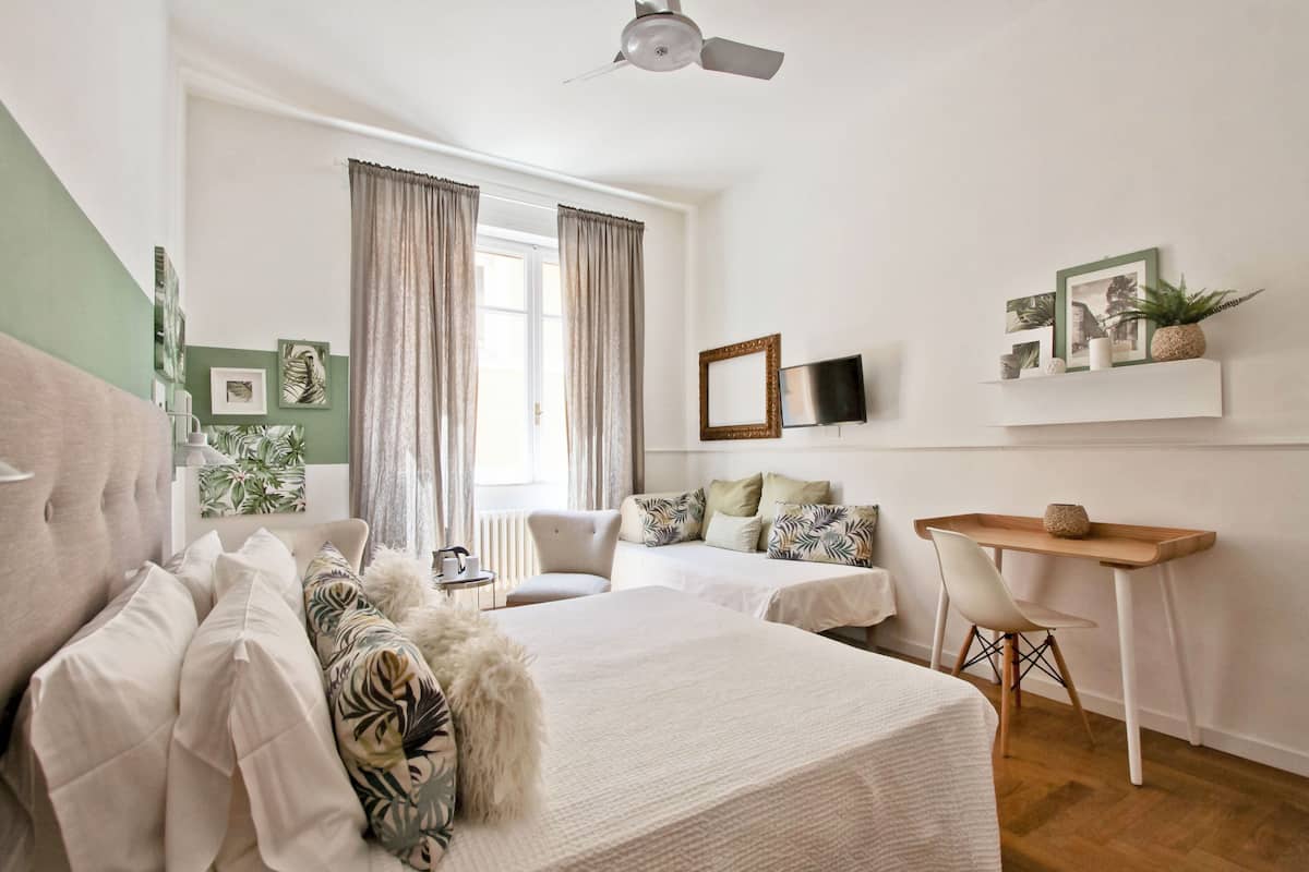 Family Twin Room (External private bathroom) | Down comforters, in-room safe, desk, rollaway beds (surcharge)
