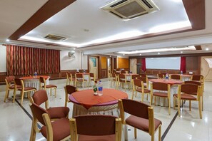 Meeting facility - Hotel Woodland (Kolhapur)
