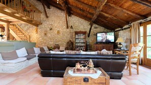 Living room - Domaine Les Miquels (Castelnau-de-Montmiral)