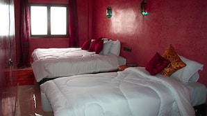 Triple Room, 3 Katil Bujang (Single) | Langsir/tirai gelap terus, seterika/papan seterika 