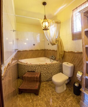 Bañera y ducha independientes, artículos de tocador gratuitos