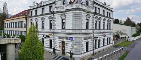 Majoituspaikan julkisivu