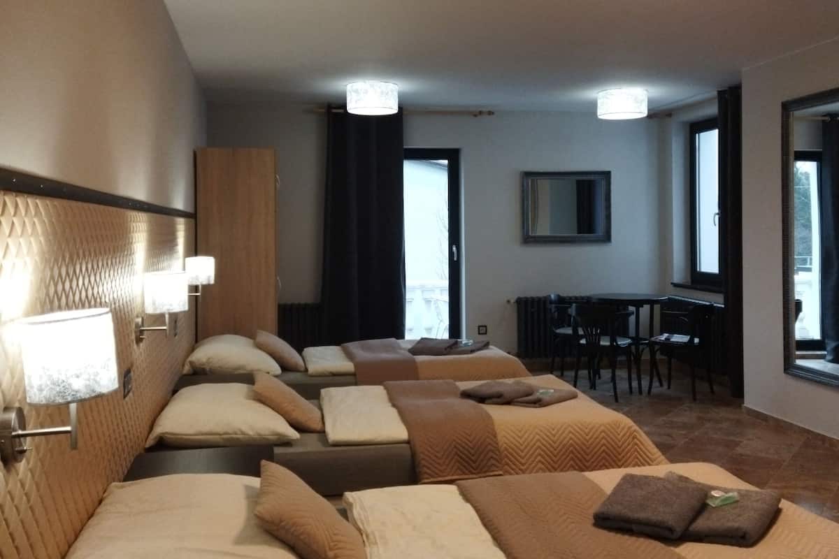 Comfort Triple Room | In-room safe, blackout drapes, iron/ironing board, free WiFi