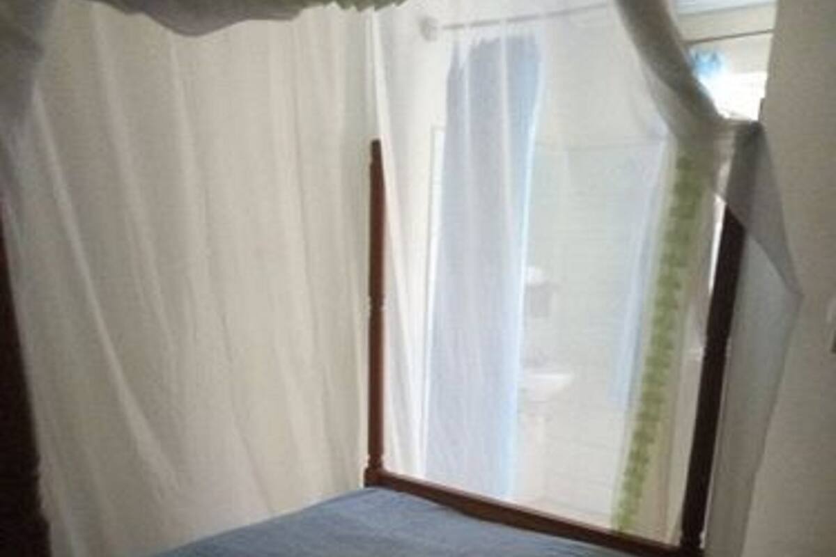 Desk, WiFi (free), bed sheets