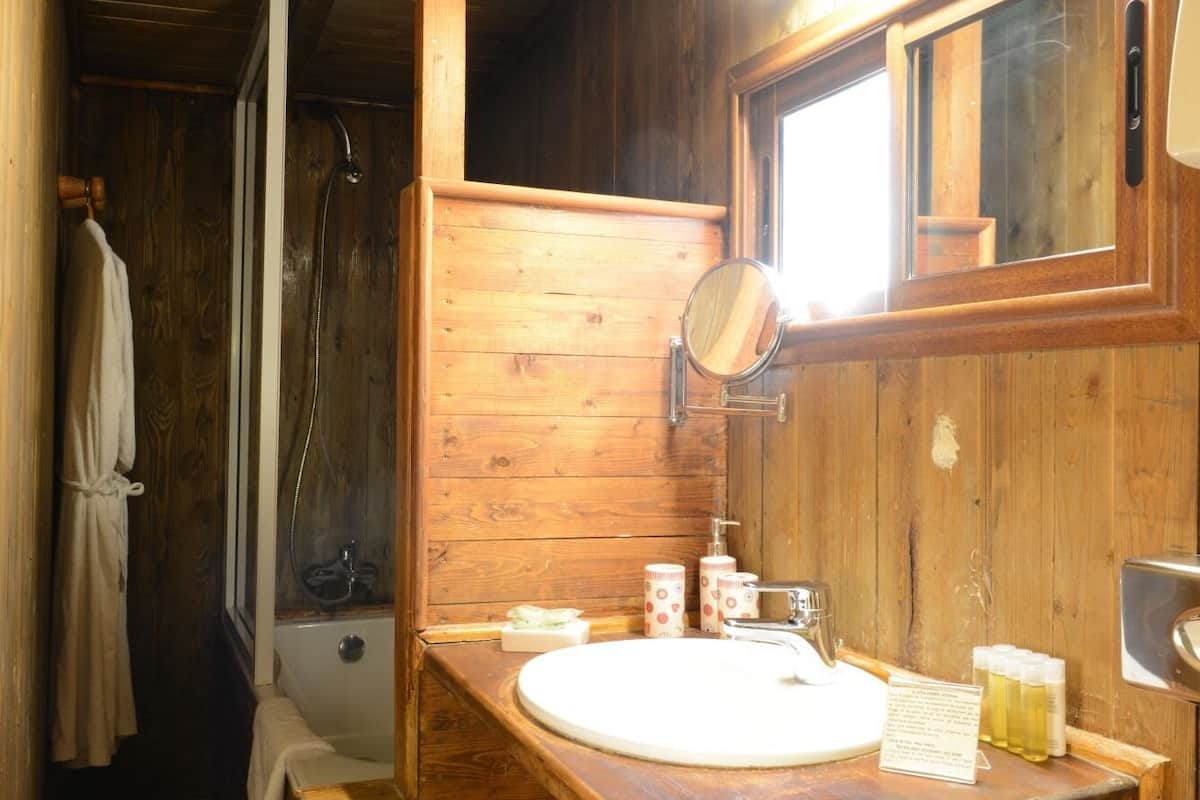 comfort chalet, private bathroom (couple) | bathroom