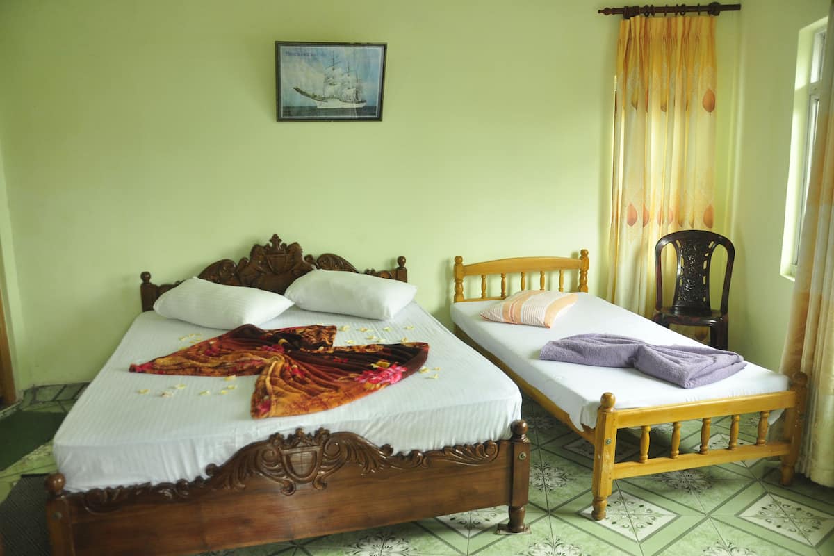 Double Room | In-room safe, free WiFi