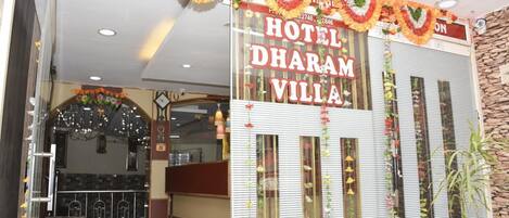 Entrée de l’hébergement