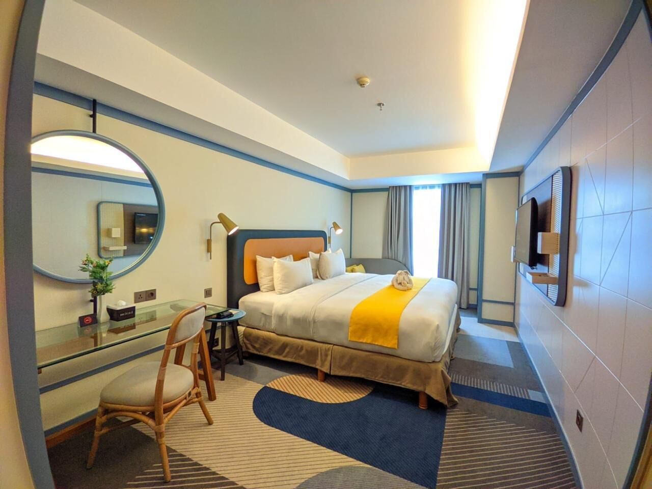 Premium bedding, in-room safe, desk, soundproofing