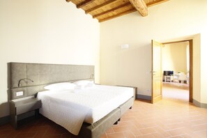 Apartment, 1 Bedroom | 1 bedroom, cribs/infant beds, free WiFi, bed sheets - Giotto at the Dome in Florence (Florence)