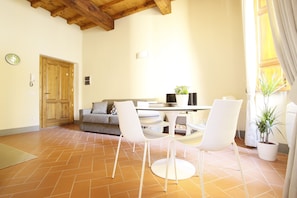 Apartment, 1 Bedroom | Living area