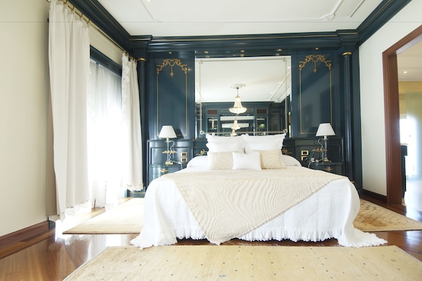 Literie de qualité supérieure, coffres-forts dans les chambres, bureau