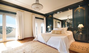 Premium-Doppelzimmer | Hochwertige Bettwaren, Zimmersafe, Schreibtisch, Verdunkelungsvorhänge