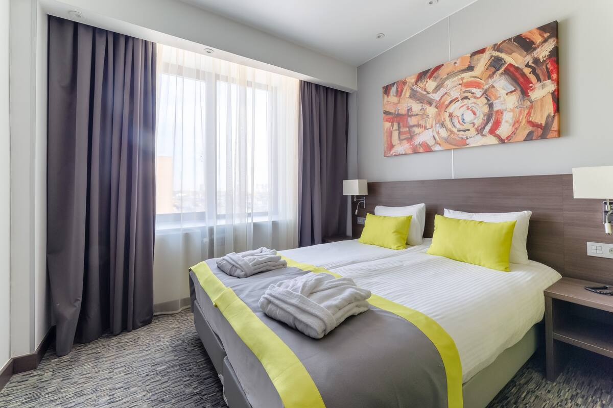 In-room safe, desk, soundproofing, iron/ironing board