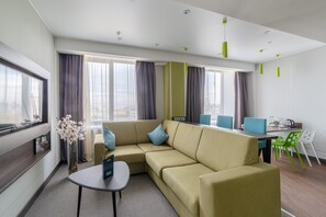 Luxury Suite | In-room safe, desk, soundproofing, iron/ironing board