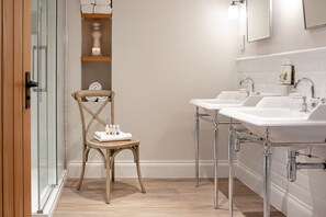 Chambre Double Exécutive, salle de bains attenante (or Twin) | Salle de bain