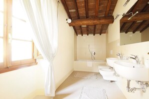 Apartment, 2 Bedrooms | Bathroom