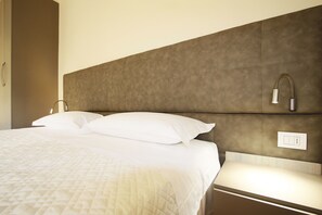Apartment, 2 Bedrooms | 2 bedrooms, cribs/infant beds, free WiFi, bed sheets