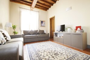 Apartment, 2 Schlafzimmer | Wohnzimmer