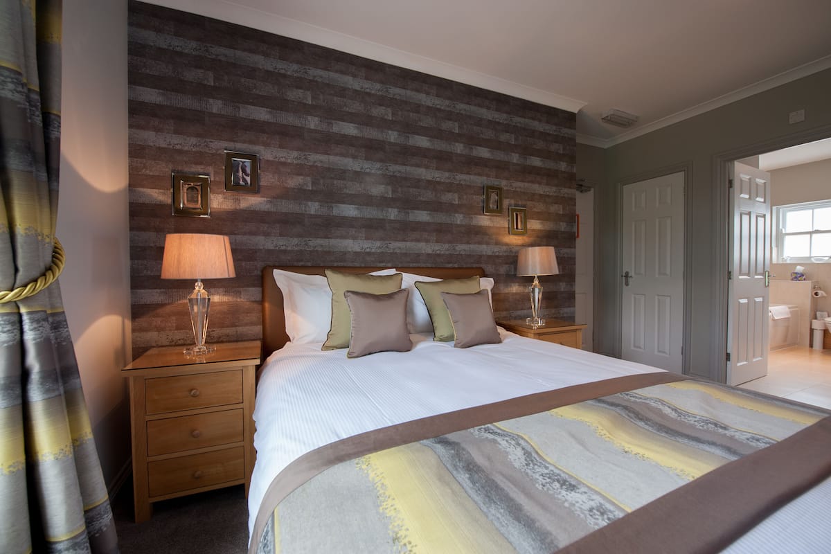 Superior Double Room | Desk, free WiFi, bed sheets