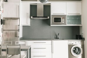 Appartement, accessible aux personnes à mobilité réduite, salle de bains attenante (Bajo Retro) | Cuisine privée