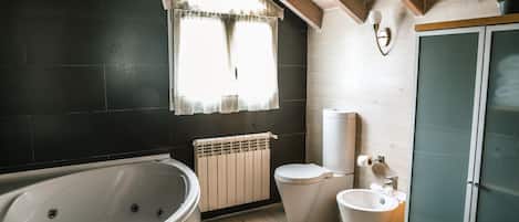 Penthouse, Ensuite (Atico moderno) | Indoor spa tub