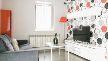 Apartment, Accessible, Ensuite (Bajo Retro) | Lounge