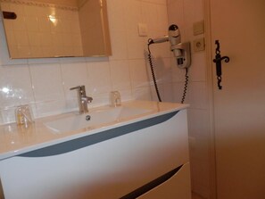 Bathroom - La Ferme de la Gronde (Magny-en-Bessin)