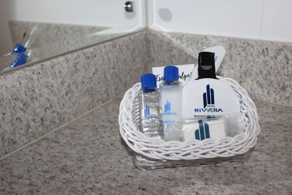 superior single room, 2 single beds | bathroom sink