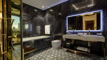 Infinity Suite Beyond Balcony | Frette Italian sheets, premium bedding, down comforters, pillowtop beds