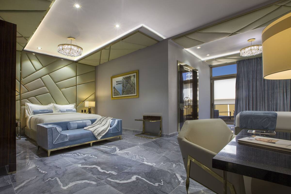 Gallery Suite Terrace | Bộ trải giường bằng vải Frette của Ý, bộ đồ giường cao cấp 
