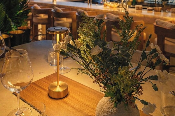 2 restaurants, breakfast, lunch served; local and international cuisine