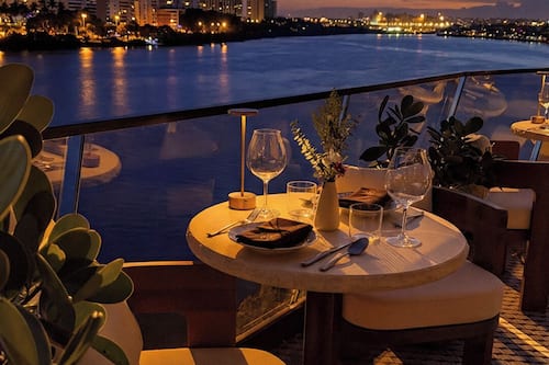 2 restaurants, breakfast, lunch served; local and international cuisine