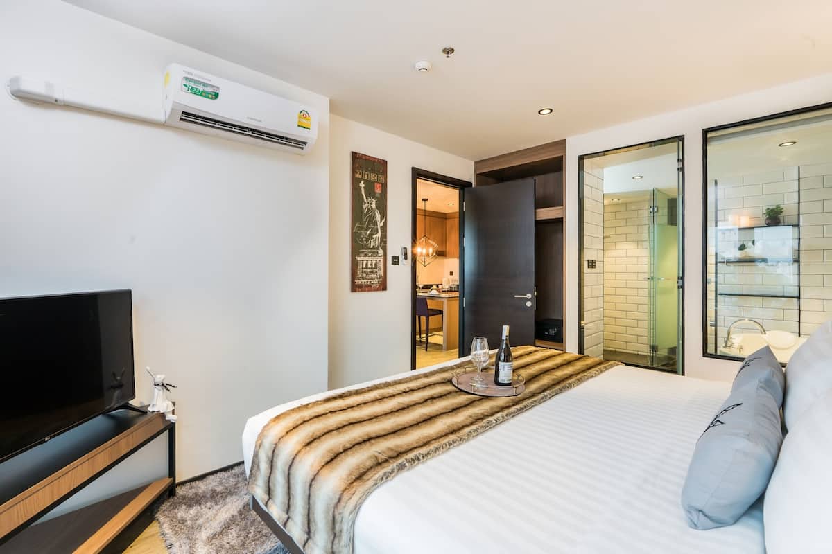 1 slaapkamer, een minibar, een kluis op de kamer, een bureau
