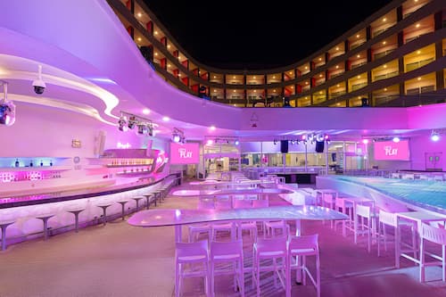 6 bars/lounges, 2 swim-up bars, 2 poolside bars