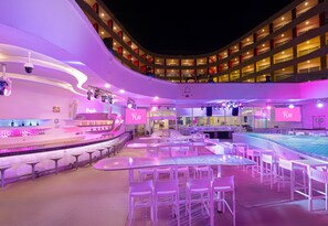 6 bars/lounges, 2 swim-up bars, 2 poolside bars