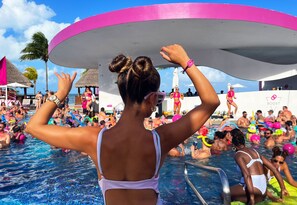 2 outdoor pools, pool umbrellas, sun loungers